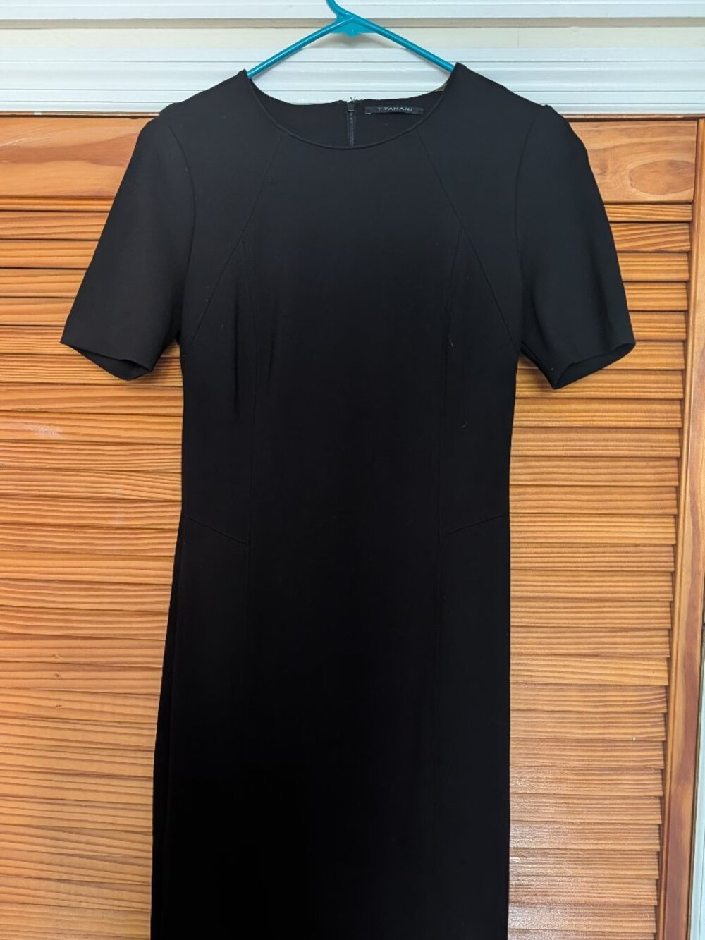 T Tahari Black Sheath Dress Short Sleeve Crew Neck Work Office Size 4 / Small - Picture 5 of 7